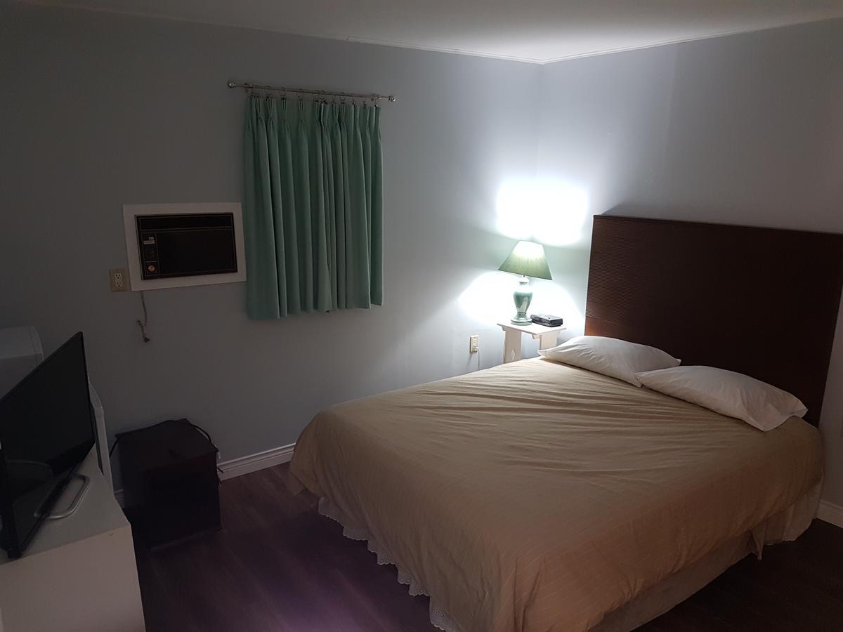 Pinecone Motel 서식스 외부 사진