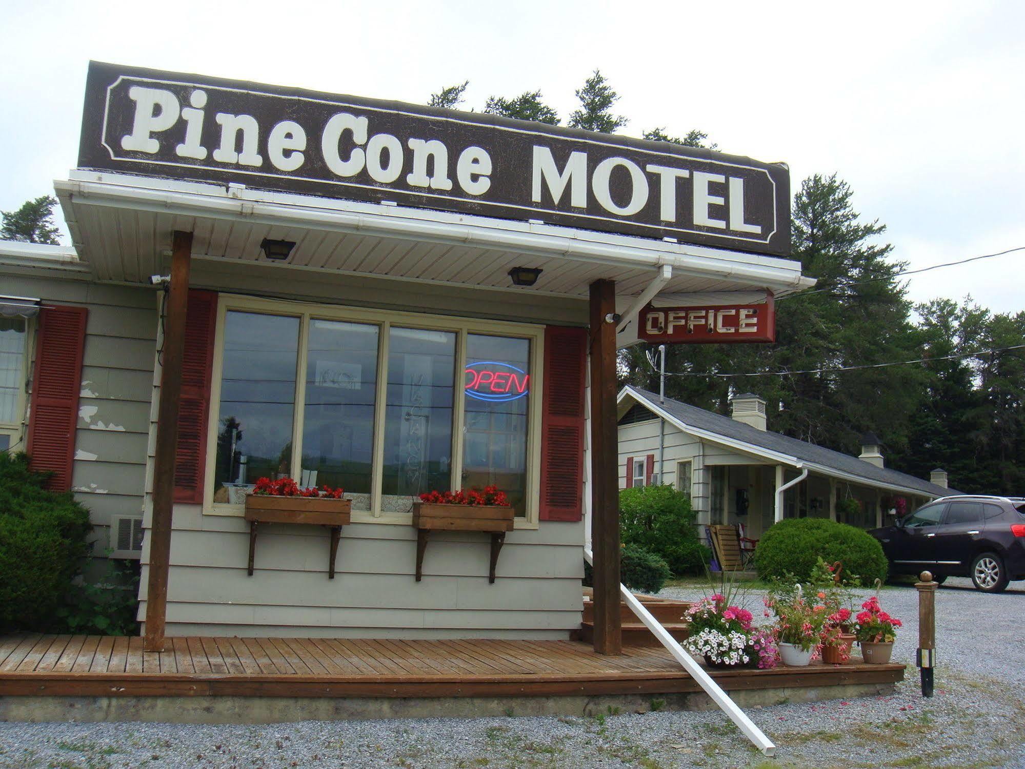 Pinecone Motel 서식스 외부 사진