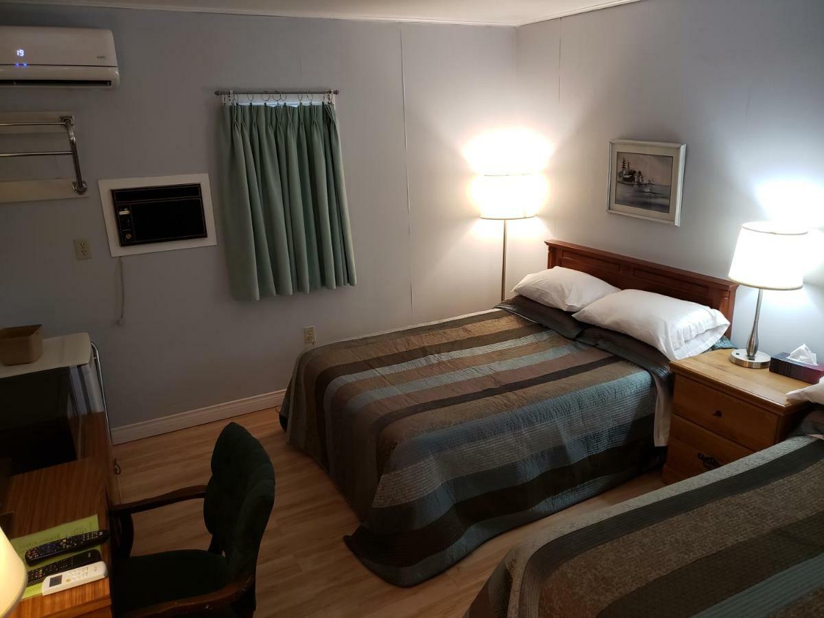 Pinecone Motel 서식스 외부 사진